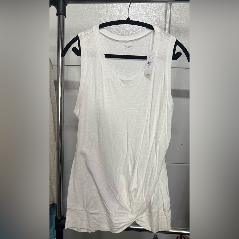 LOFT Women's White Sleeveless twist bottom top. NWT. Size lg.